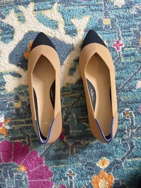 Rothy’s The Wren Captoe Women’s Two-Tone Knit Pointed Toe Flats - Tan and Black